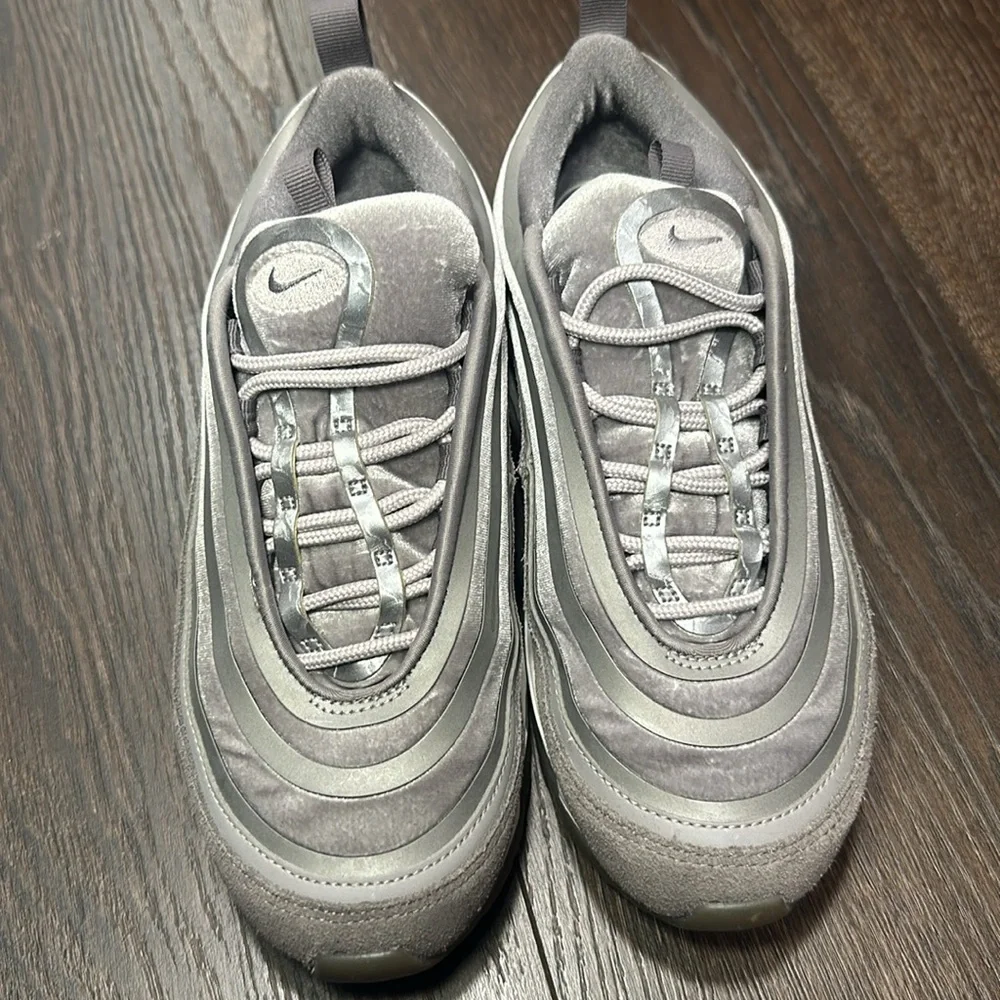 NIKE Women’s Air Max 97 Ultra 17 LX 'Gunsmoke' - Grey - Size 7.5 - Picture 3 of 8
